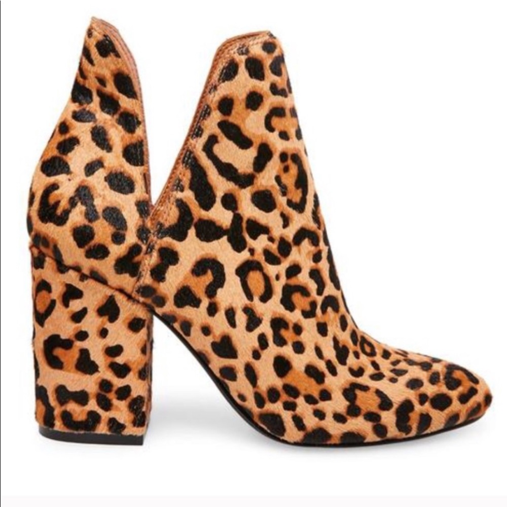 ✨Steve Madden Genuine Calf hair booties✨